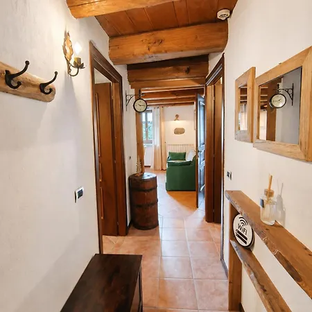 Hostdomus - Petitta Apartmán *